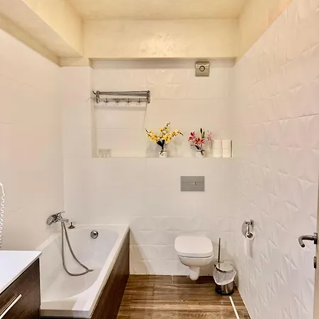 Aqua Vista White Tower Mamaia Studio Lux Vedere Mare Si Lac - Mic Dejun Inclus Apartment *